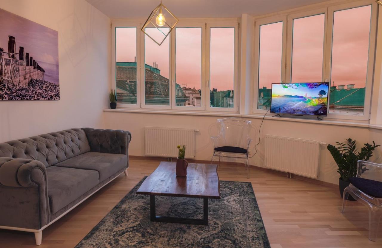 Gesamte Unterkunft Ueber Den Daechern Wiens Exterior photo